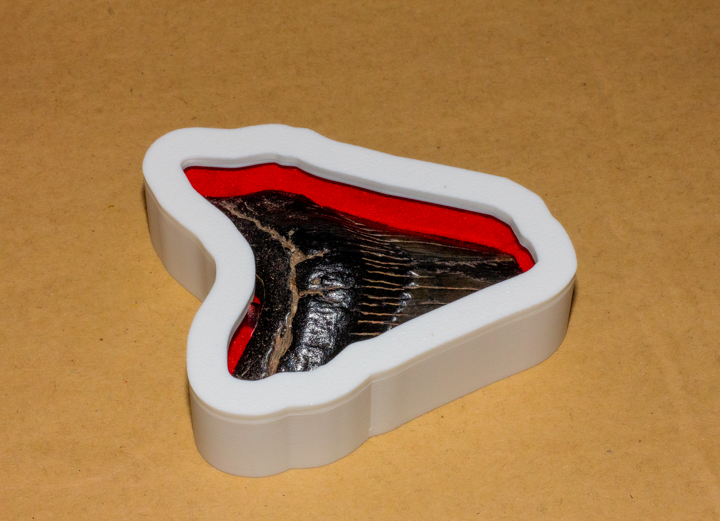 Medium White Case / Red Felt