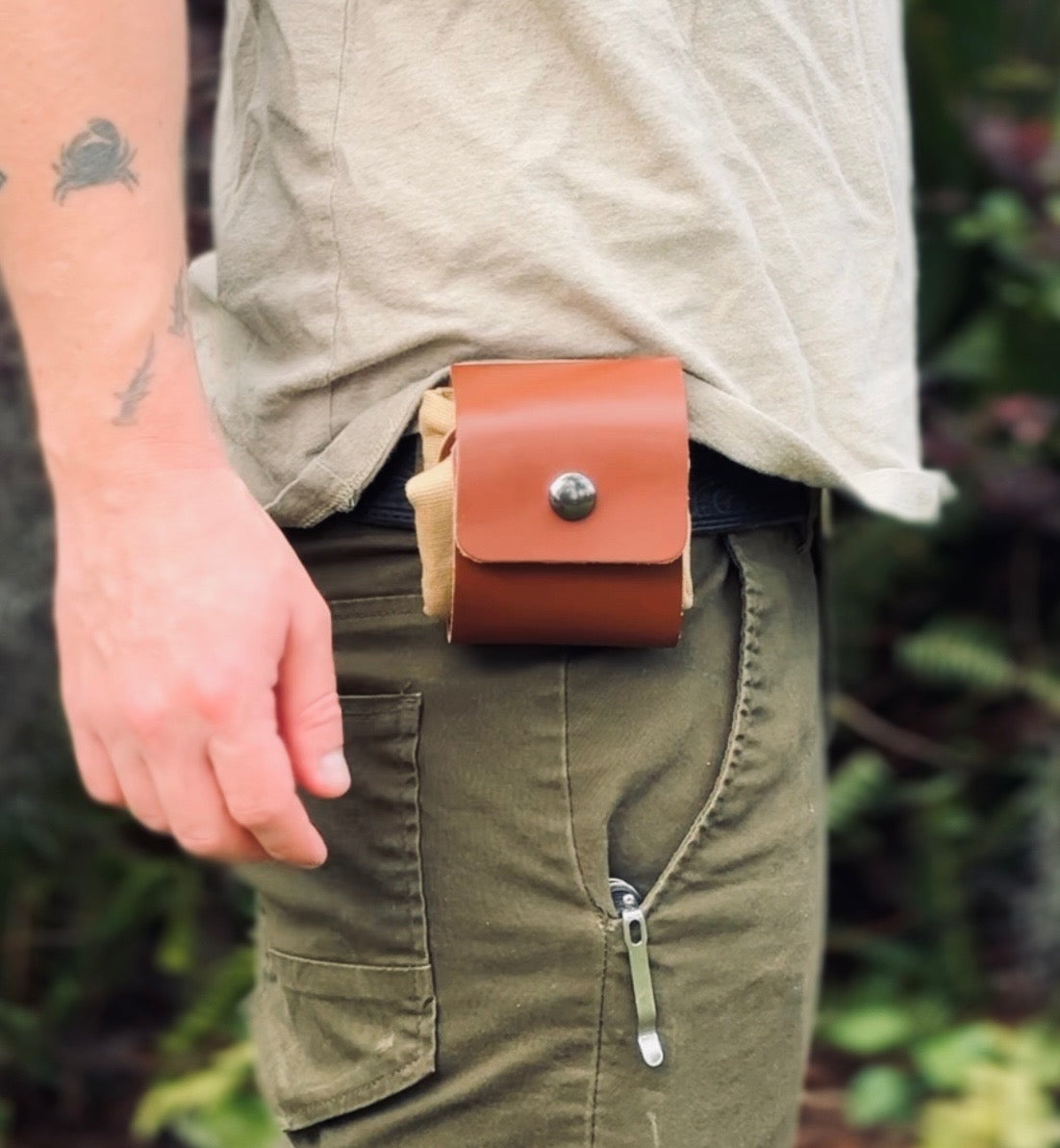 Canvas Belt Fastened Foraging Bag