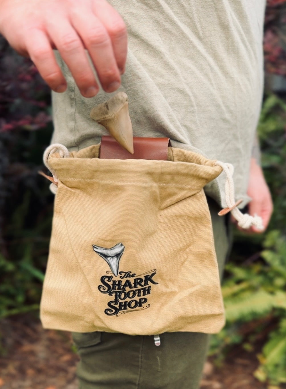 Canvas Belt Fastened Foraging Bag